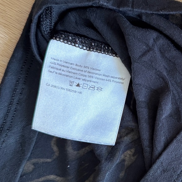 lululemon athletica Black Animal/Zebra Textured Short Sleeve Crop Tee - Picture 2 of 6